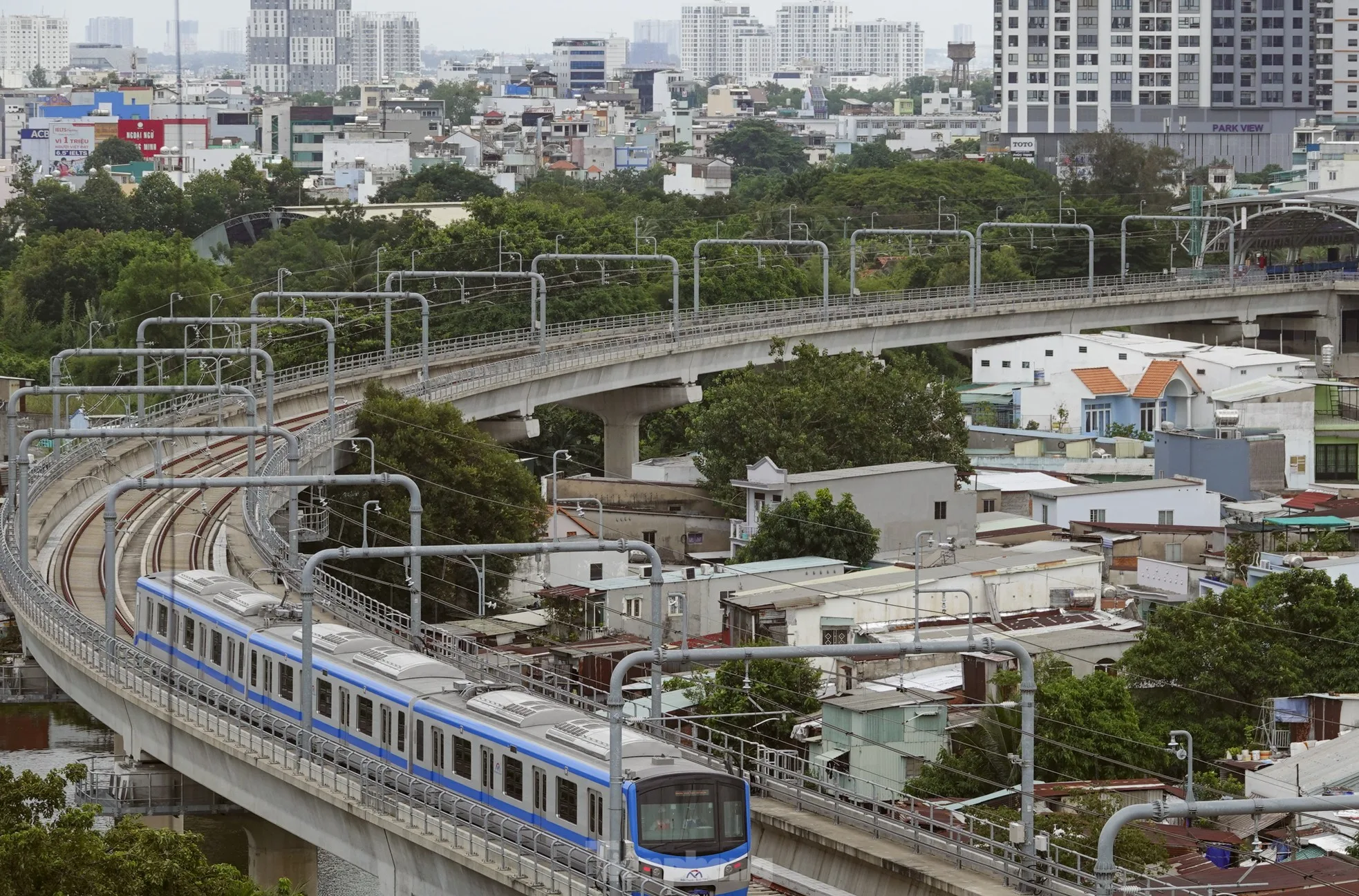 metro số 1 chạy thử