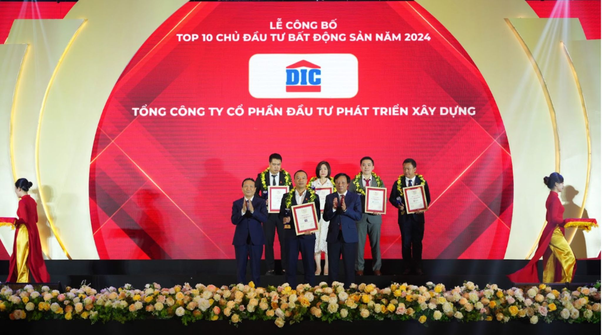 DIC Corp trong buổi Lễ công bố Top 10 Chủ đầu tư bất động sản năm 2024