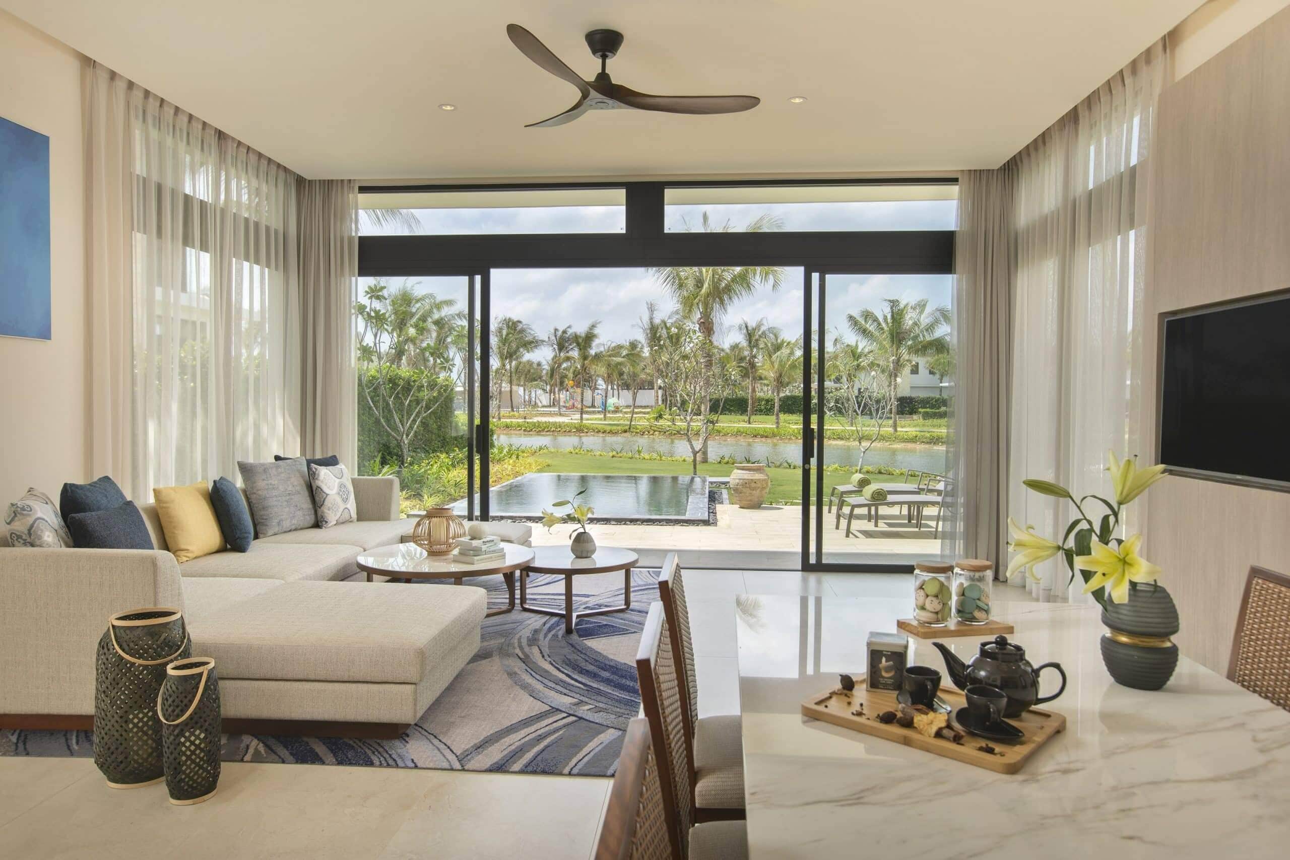 Phong khach can Beach Villa The Hamptons Ho Tram