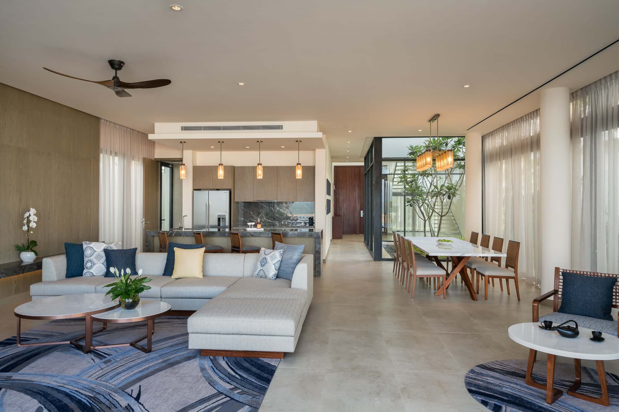 Phong khach can Beachfront Villa (2) The Hamptons Ho Tram