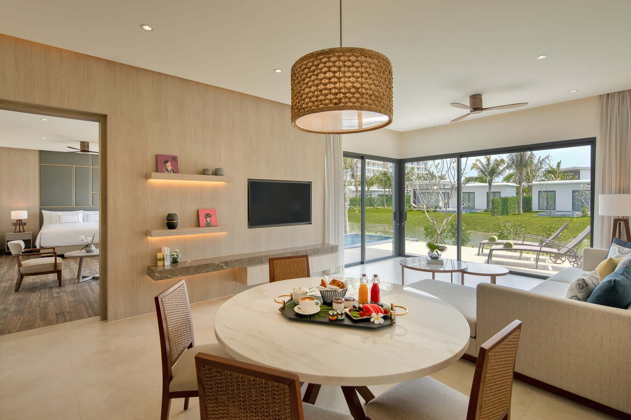 Phong khach can Level Villa The Hamptons Ho Tram