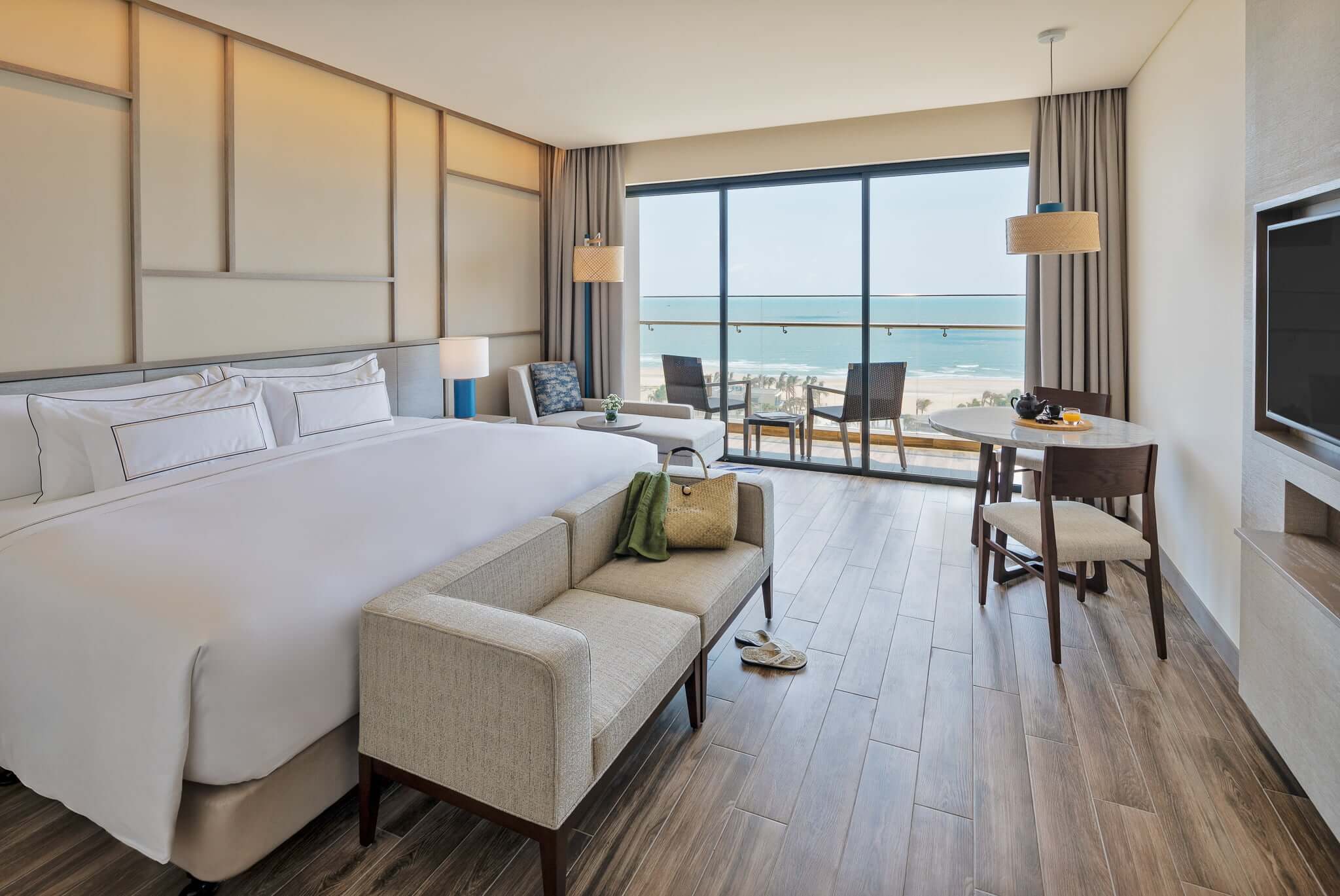 Phong ngu Duplex King can Hotel Suite The Hamptons Ho Tram