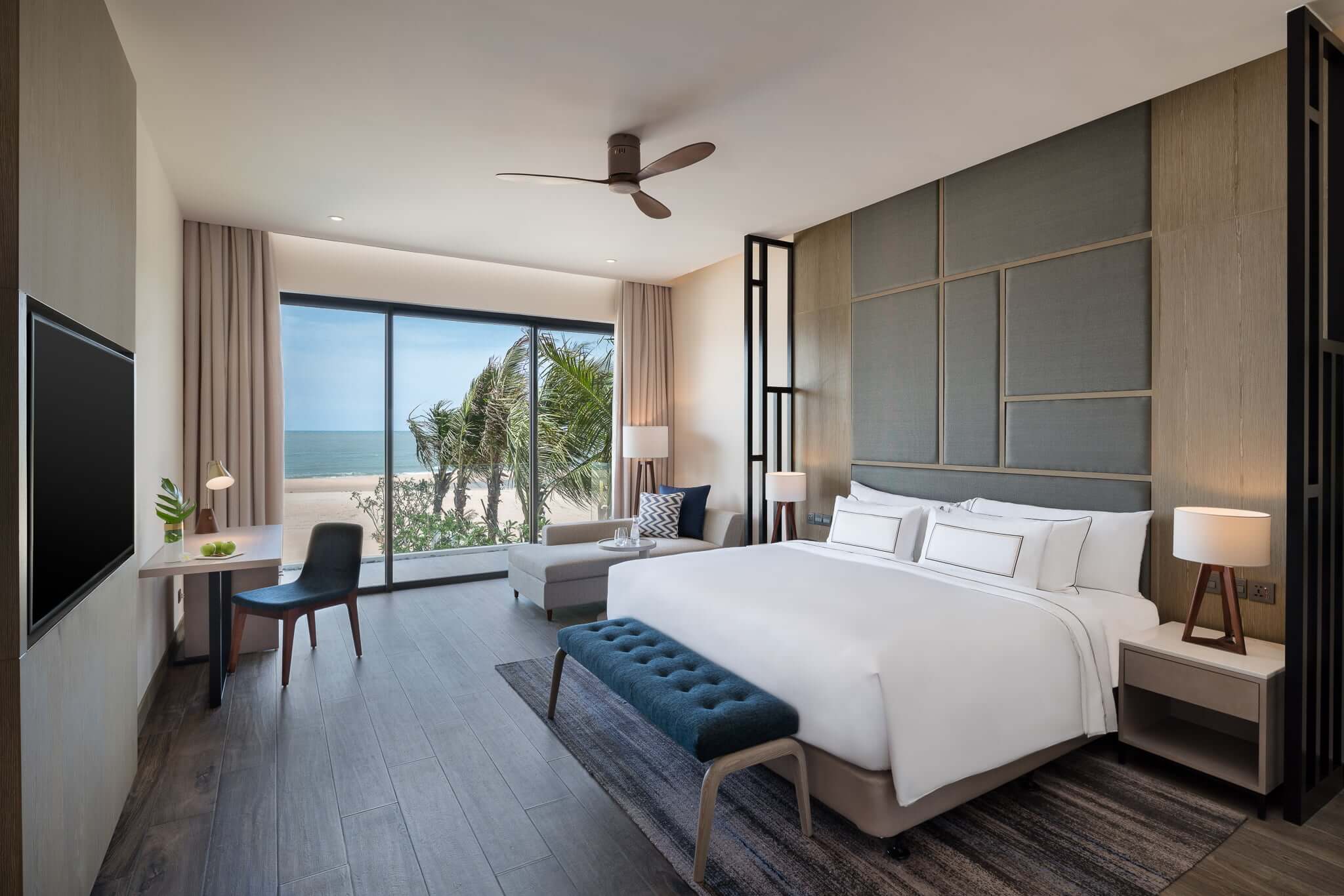 Phong ngu can Beachfront Villa The Hamptons Ho Tram