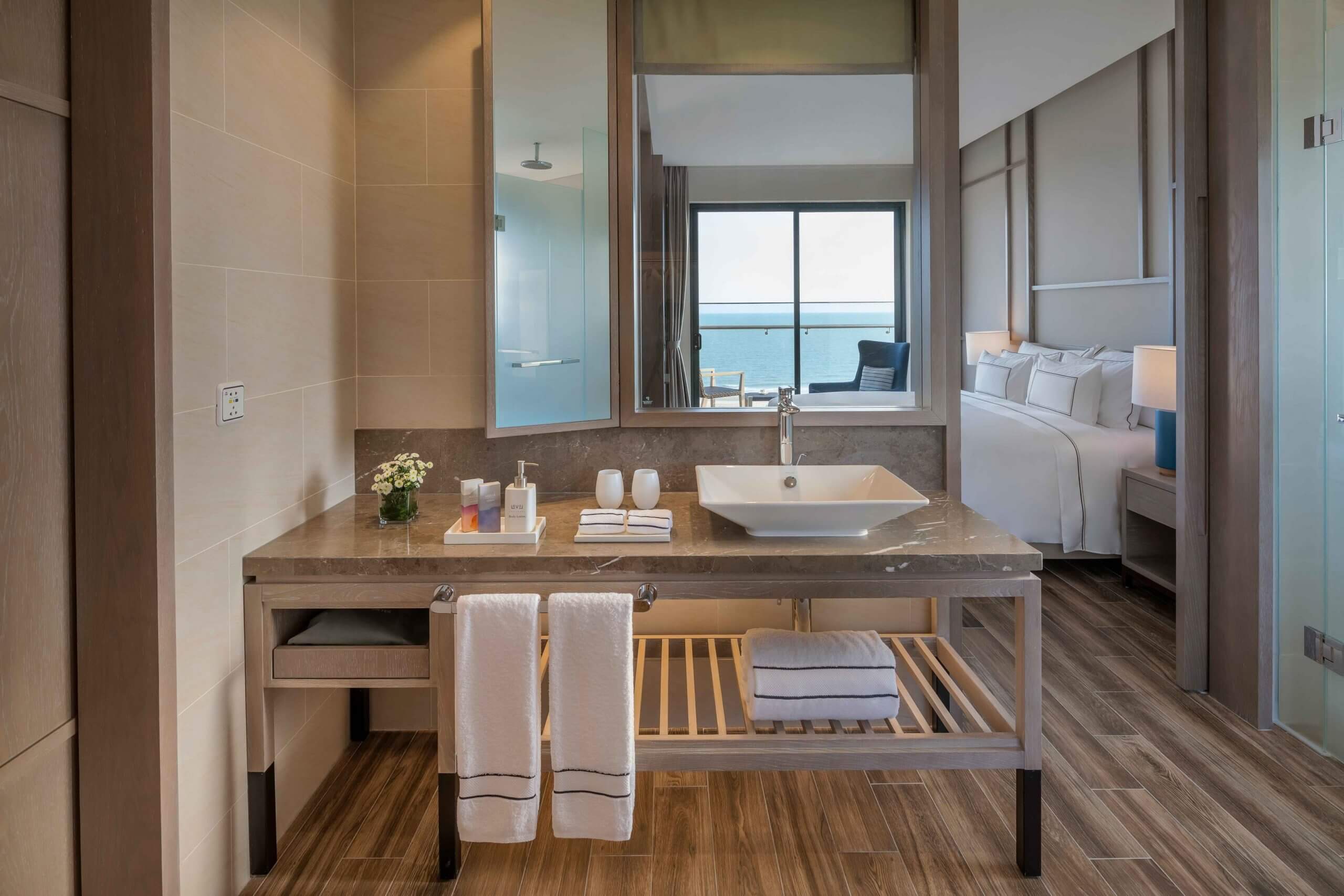 Phong tam can Hotel Suite The Hamptons Ho Tram