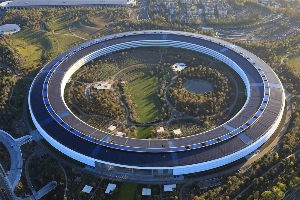 Trụ sở Apple Park (Mỹ) là công trình kiến trúc biểu tượng của Foster + Partners