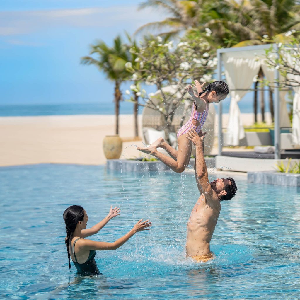 melia-hotels-international-du-khach-2