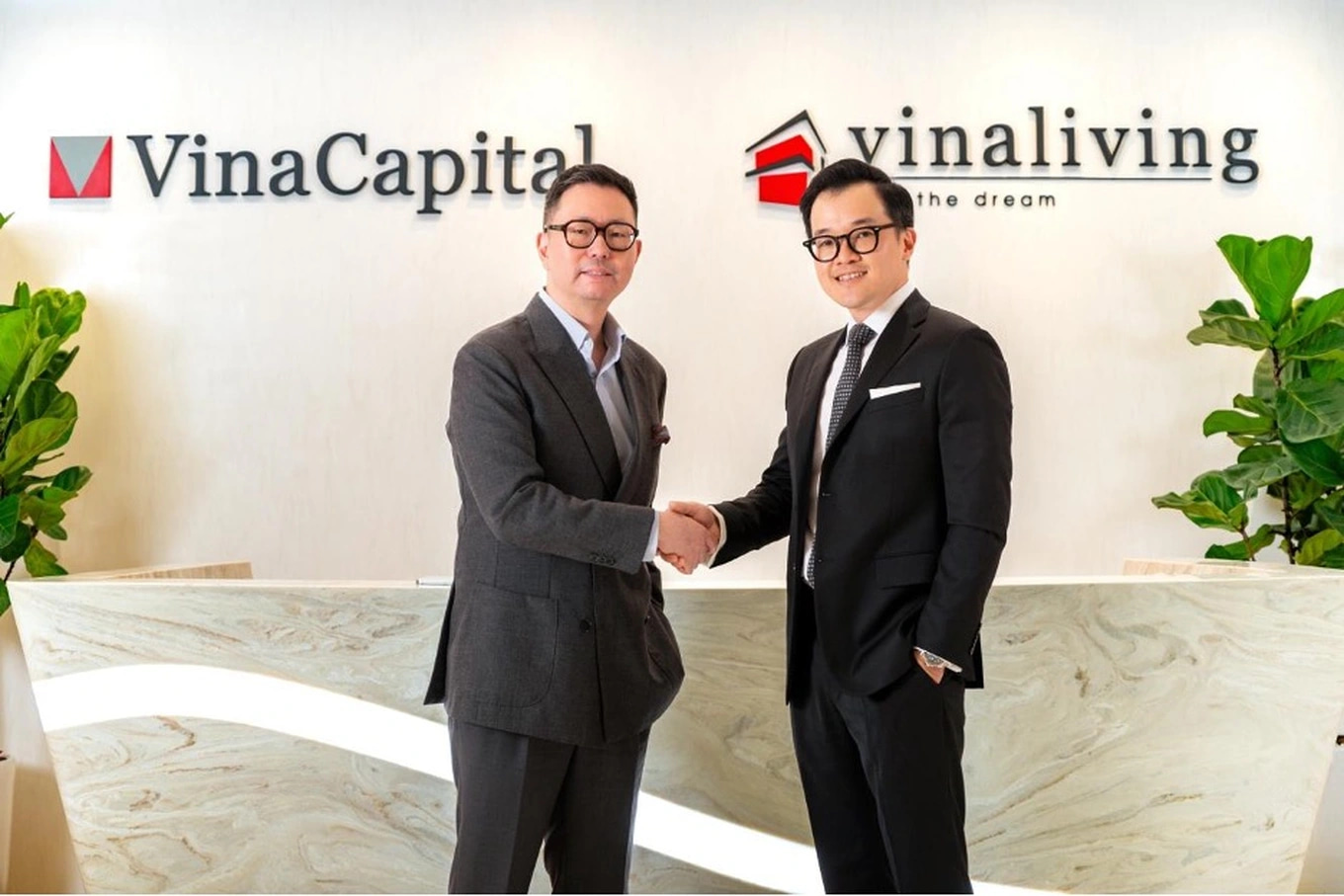 Chu dau tu Lodgis hop tac