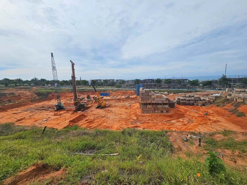 Hinh-anh-dang-thi-cong-The-Seahara-Hotel-&-Resort