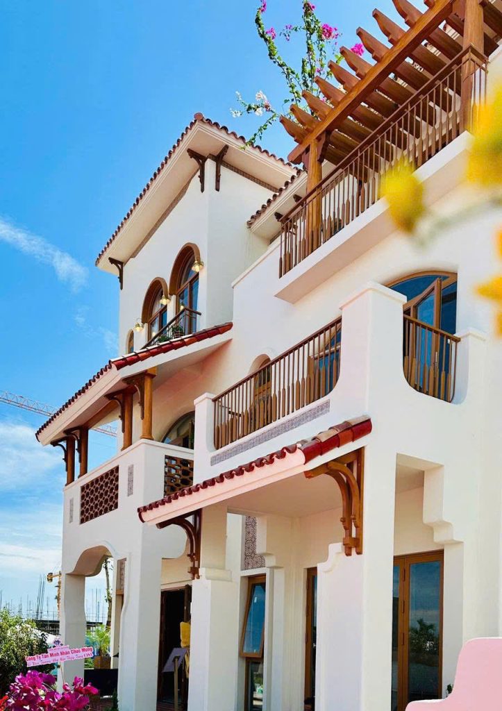 nha-mau-villa-blanca-city-goc