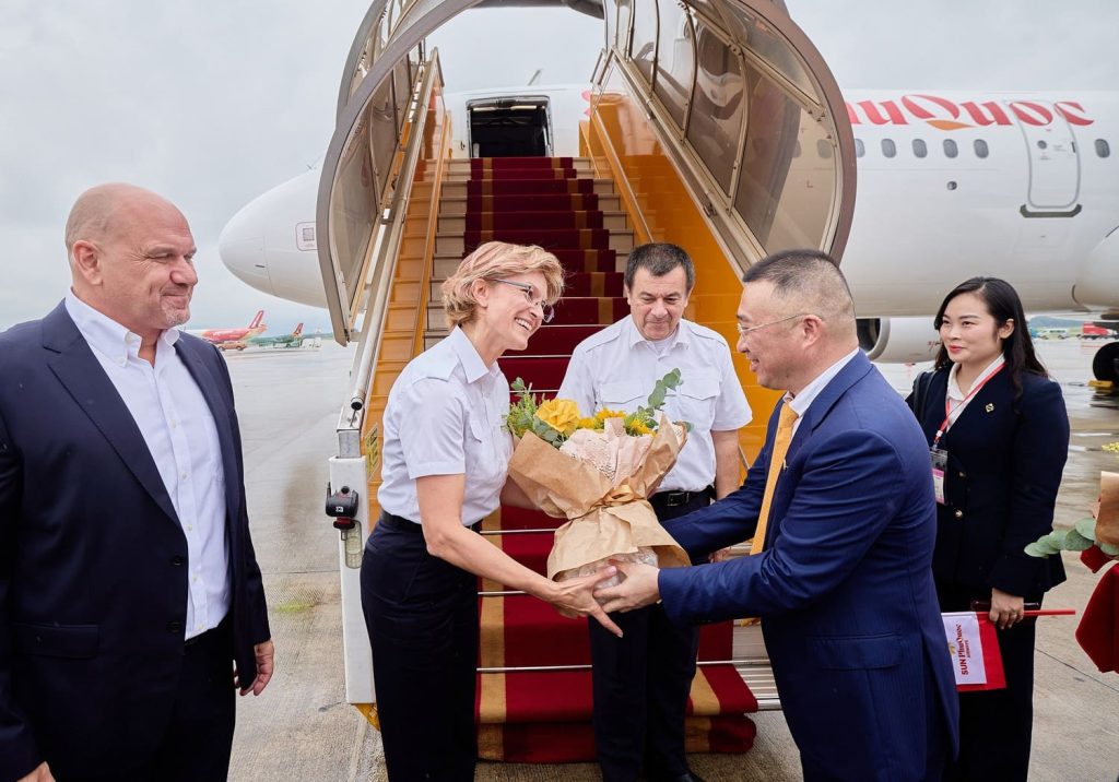 ve-may-bay-sun-phu-quoc-airways-don-tau-bay