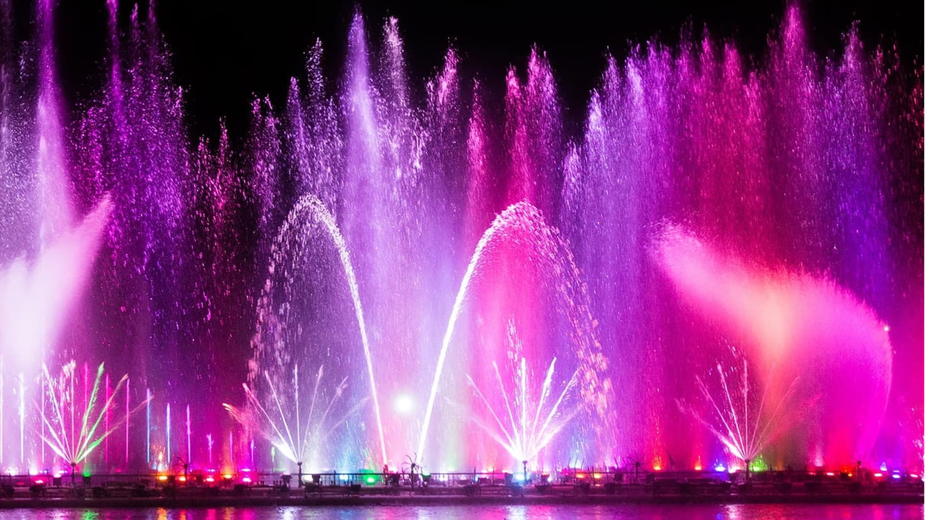 tien ich thanh phu centre point show nhac nuoc