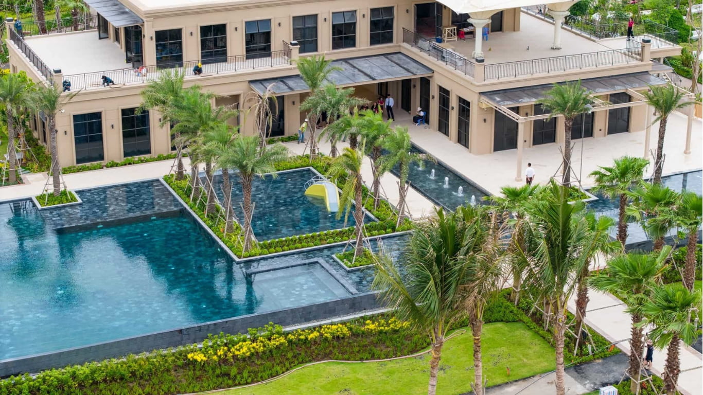 Tiến độ Elyse Island khu hồ bơi trung tâm