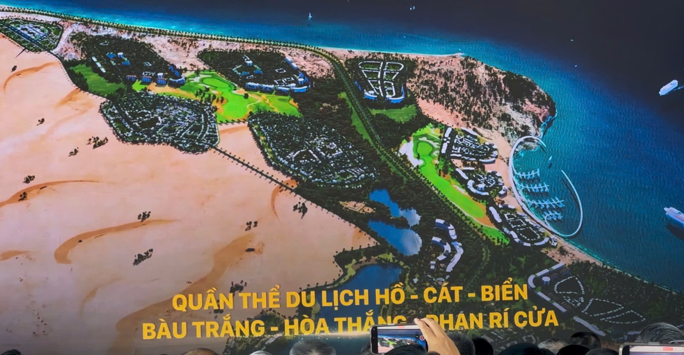 Quần thể du lịch Bàu Trắng - Hòa Thắng - Phan Rí Cửa