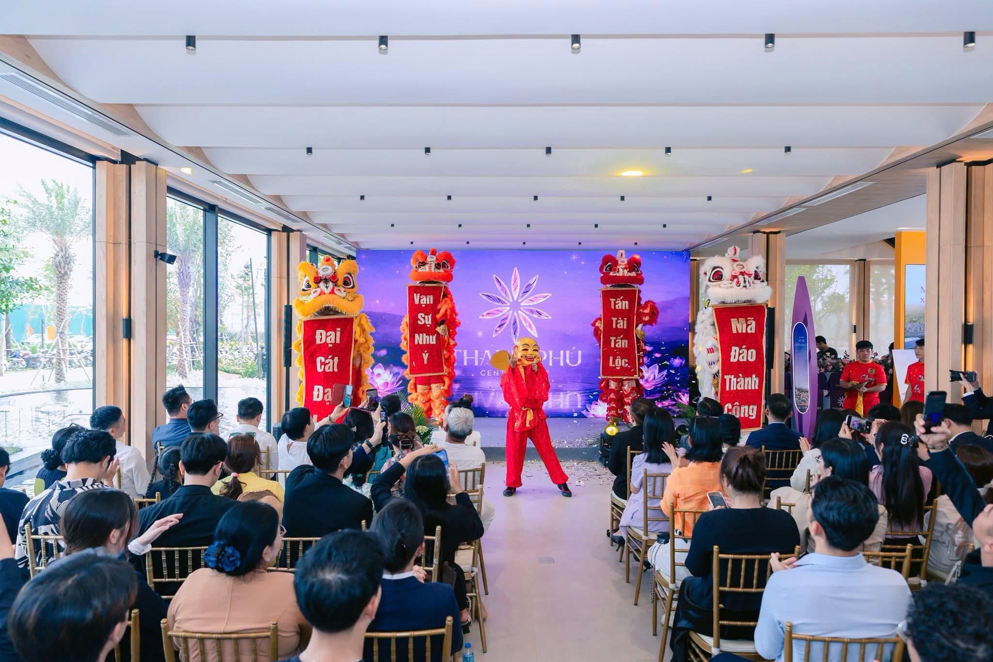 khai-truong-sale-gallery-thanh-phu-centre-point-02
