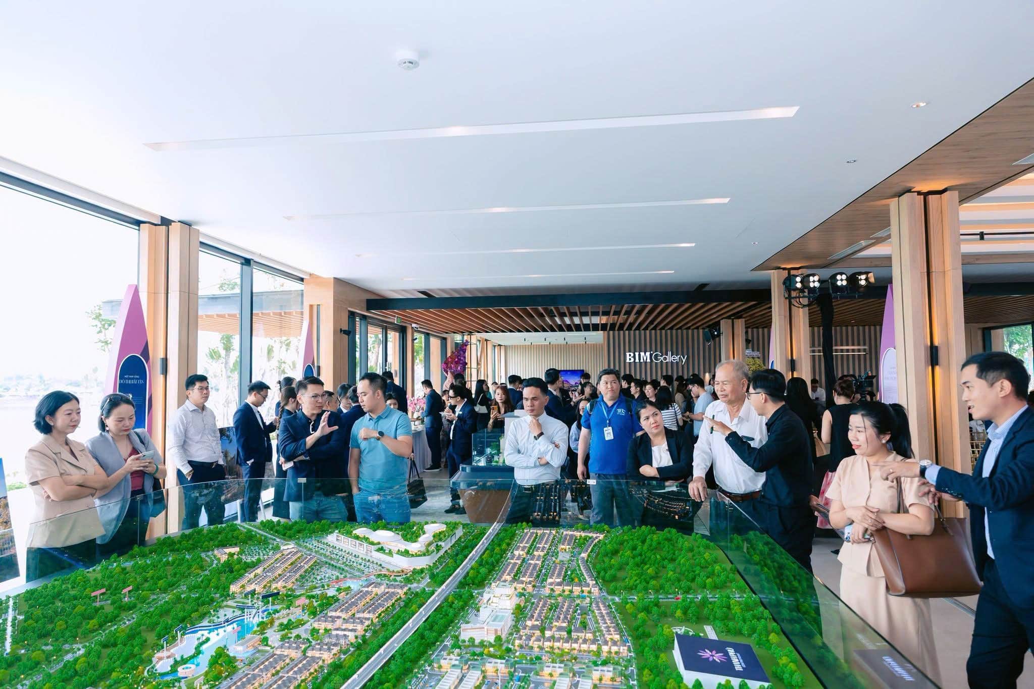 khai-truong-sale-gallery-thanh-phu-centre-point-04