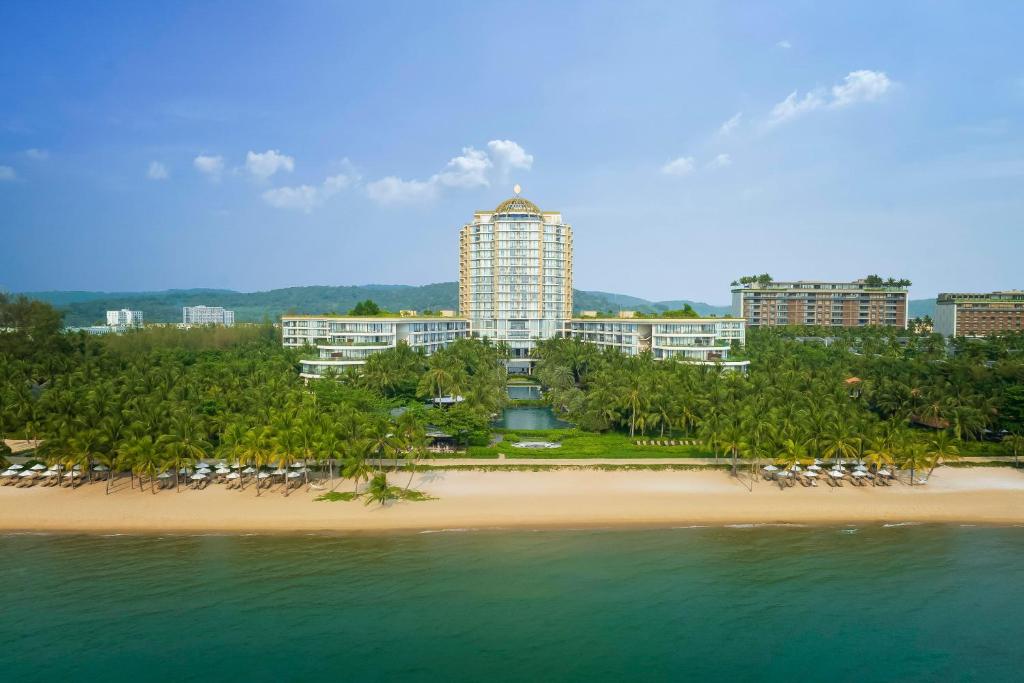 InterContinental-Phu Quoc-khach-san-cua-bim-land-tai-lao